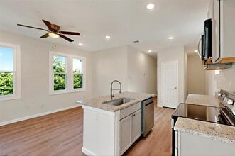 1107 E Annie St in Fort Worth, TX - Building Photo - Building Photo
