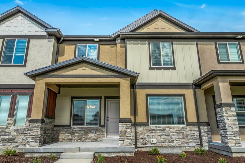 793 N 2560 E in Spanish Fork, UT - Foto de edificio