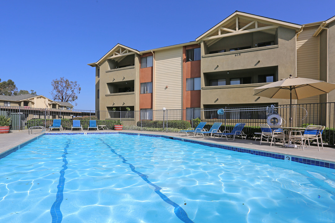 Windsong Apartments in Chula Vista, CA - Foto de edificio