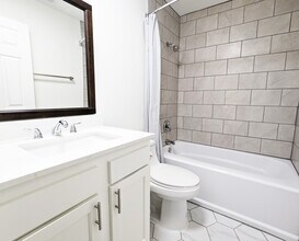 5803 Waterman Blvd, Unit 2W in St. Louis, MO - Building Photo - Building Photo