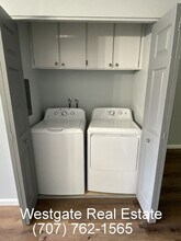 1016 Eleanor Ave in Rohnert Park, CA - Building Photo - Building Photo