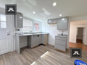 342 Market St in Boston, MA - Building Photo - Building Photo