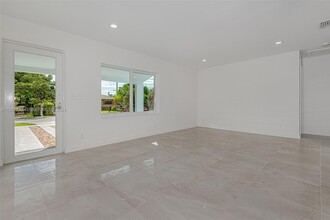 1205 NW 2nd Ave, Unit A in Fort Lauderdale, FL - Building Photo - Building Photo