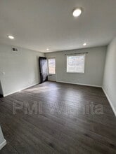 422 W Mahoney Dr in Derby, KS - Building Photo - Building Photo