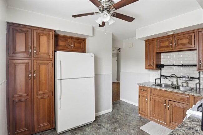 4232 Lake Ave, Unit Lower in Rochester, NY - Building Photo - Building Photo