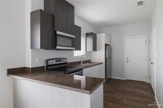 3409 Fuerte Ave, Unit 2 in McAllen, TX - Building Photo - Building Photo