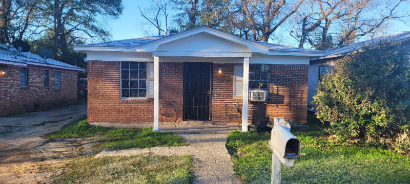 833 Plant St in Prichard, AL - Building Photo