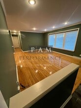 8862 N Malibu Dr in Bayside, WI - Building Photo - Building Photo