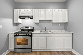 61 Brenner St, Unit 3 in Newark, NJ - Foto de edificio - Building Photo