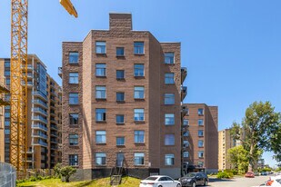505 Saint-François Rue in Brossard, QC - Building Photo