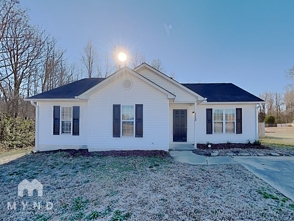 113 S Wynbrooke Ln in Selma, NC - Building Photo