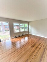1647 N Killingsworth St, Unit 1647