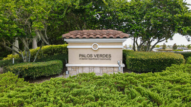 Palos Verdes- A 55+ Active Adult Community in Kissimmee, FL - Foto de edificio - Building Photo