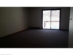 250 Summer St in Southington, CT - Building Photo - Building Photo