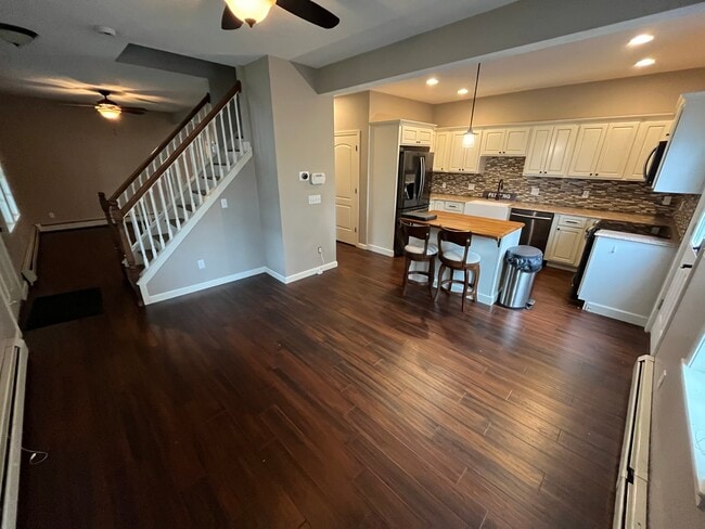 property at 25 1/2 Lincoln St