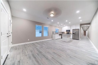800 N Throckmorton St in Sherman, TX - Building Photo - Building Photo