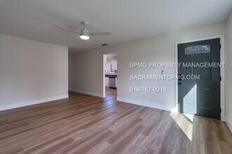 8225 Zenith Dr in Citrus Heights, CA - Building Photo - Building Photo