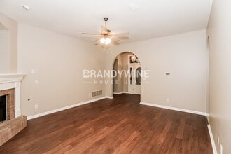 1581 Farkleberry Dr in Cordova, TN - Foto de edificio - Building Photo