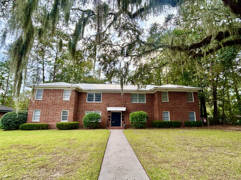 1 E 63rd St in Savannah, GA - Foto de edificio