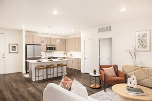 Contour in Boulder, CO - Building Photo