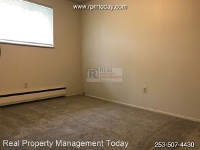 116 173rd St S in Spanaway, WA - Foto de edificio - Building Photo