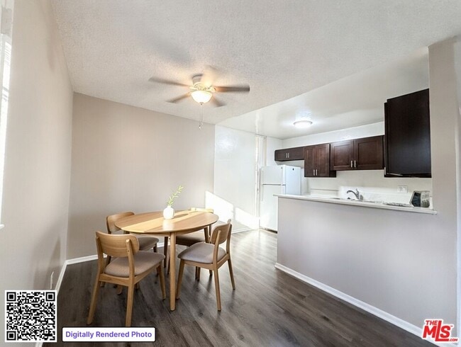 1208 W Adams Blvd in Los Angeles, CA - Foto de edificio - Building Photo