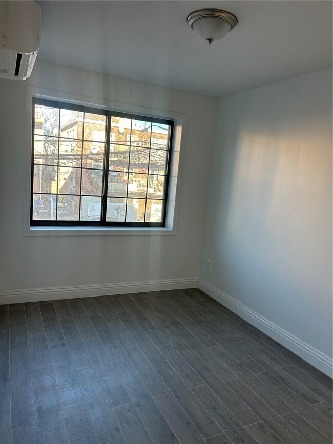property at 55-12-55102 102nd St