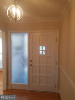 1152 Wimbledon Dr in McLean, VA - Building Photo