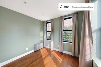 Private bedroom in 4 bed/2 bath Home in New York, NY - Building Photo - Building Photo