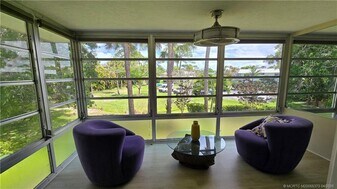 2929 SE Ocean Blvd in Stuart, FL - Building Photo