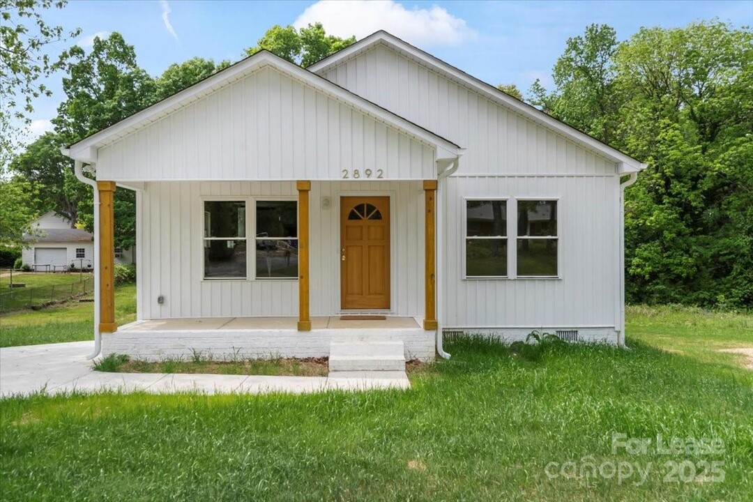 2892 Shady Ln Ave in Concord, NC - Foto de edificio