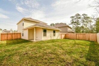 309 N Meadows Dr in Willis, TX - Building Photo - Building Photo