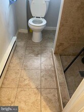 1342 W Westmoreland St, Unit 2F in Philadelphia, PA - Building Photo - Building Photo