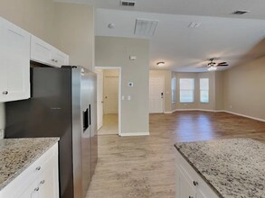 3835 Springlake Village Ct in Kissimmee, FL - Building Photo - Building Photo