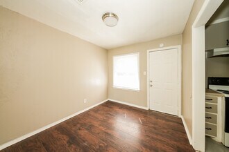 2204 NW Denver Ave in Lawton, OK - Building Photo - Building Photo