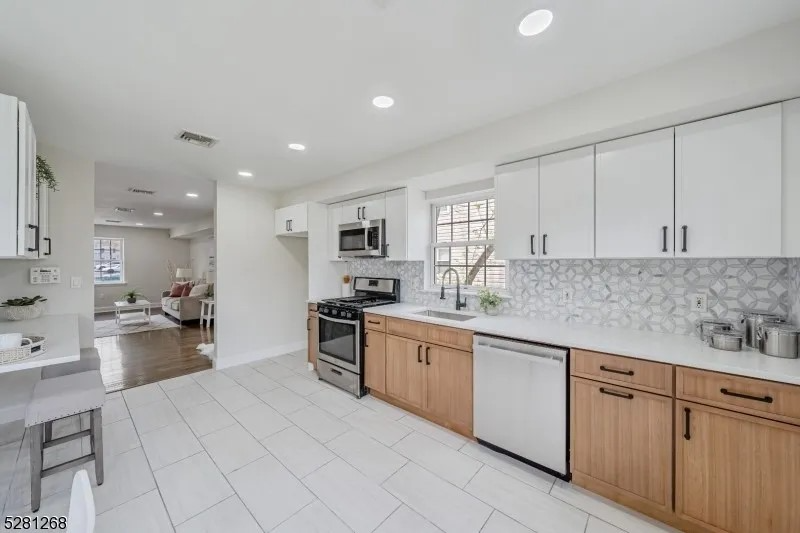 1779 Newton St in Rahway, NJ - Building Photo