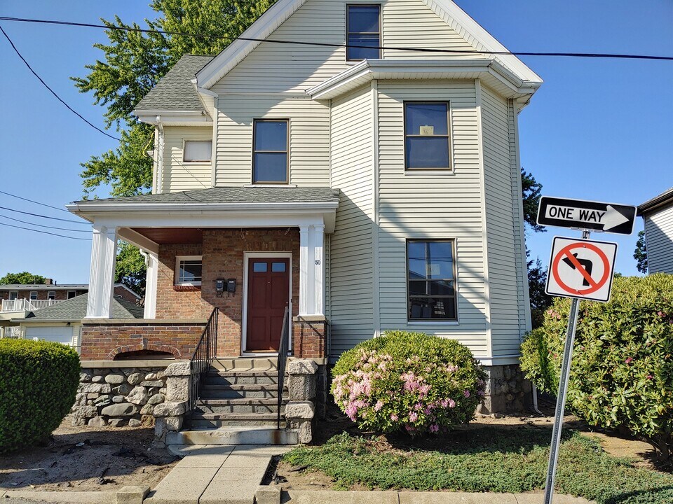 50 Cutter St, Unit 1 in Waltham, MA - Building Photo