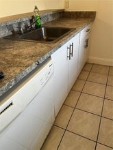 8600 N Sherman Cir in Miramar, FL - Building Photo - Building Photo