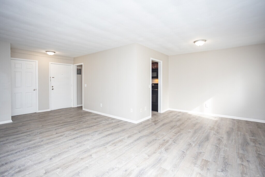 Country Manor Apartments in ster, NY