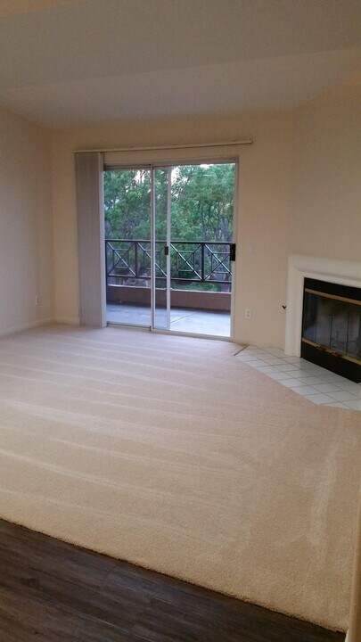 3215 Costa Alta Dr, Unit 86 in Carlsbad, CA - Building Photo