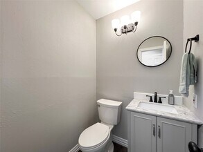 2324 Colleen Dr in Pearland, TX - Foto de edificio - Building Photo