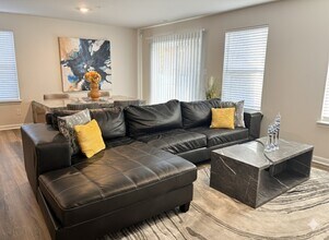 359 Forest Edge Ave in La Plata, MD - Foto de edificio - Building Photo