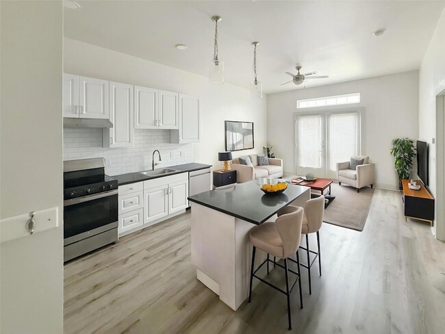 1514 E 15th St, Unit 09 in Plano, TX - Foto de edificio - Building Photo