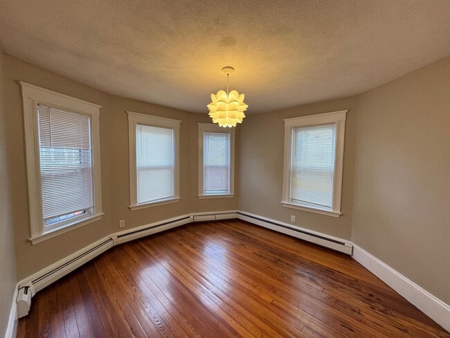 97 Marion St, Unit 1 in Somerville, MA - Building Photo - Building Photo