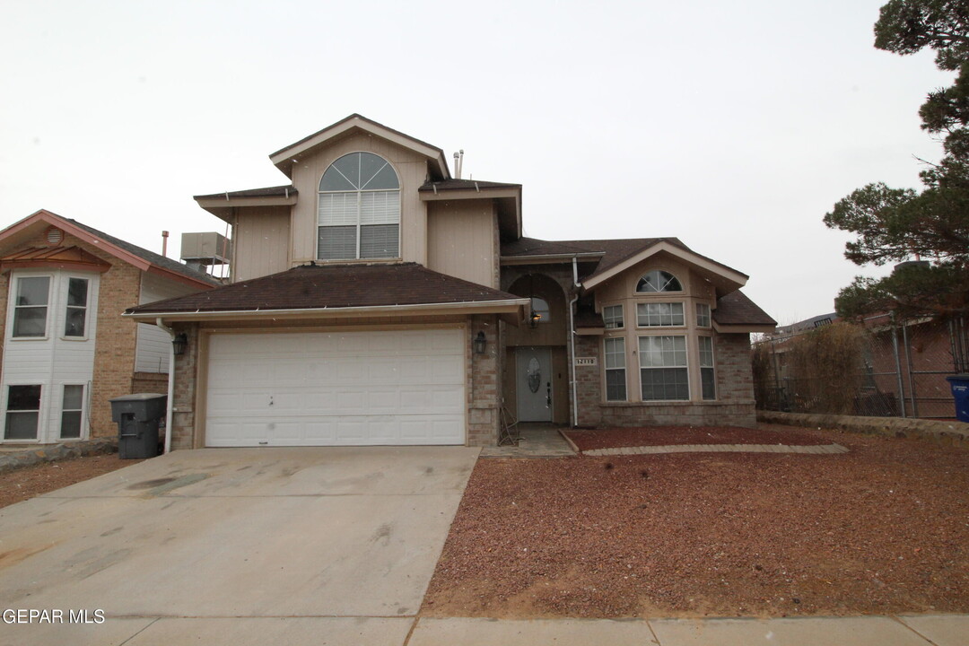 12110 Singing Quail Dr in El Paso, TX - Building Photo