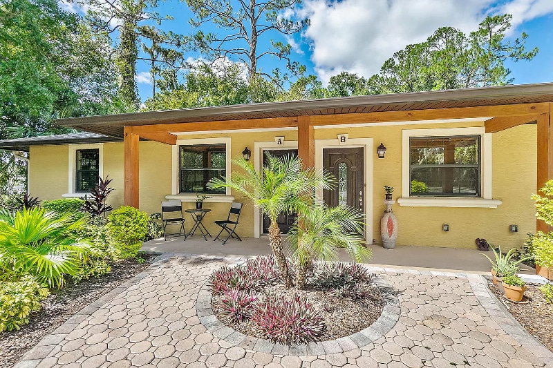 103 N Forsyth St in Bunnell, FL - Building Photo