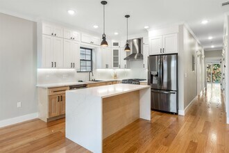 230 Griffith St in Jersey City, NJ - Building Photo - Building Photo
