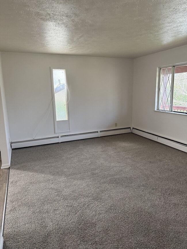 1369 Cayuga Ave, Unit Upper in Akron, OH - Building Photo - Building Photo