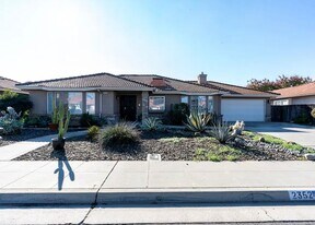 2352 Frederick Way in Madera, CA - Building Photo