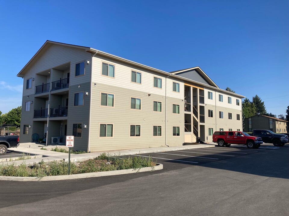 Third and Pines Apartments in Spokane Valley, WA - Building Photo